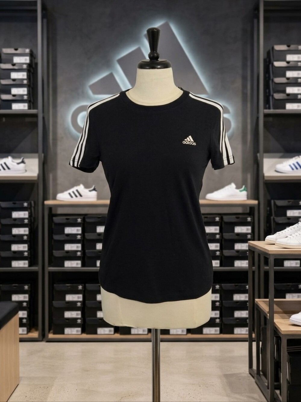 Adidas Black Short Sleeve 3-Stripe Women's Tee Small